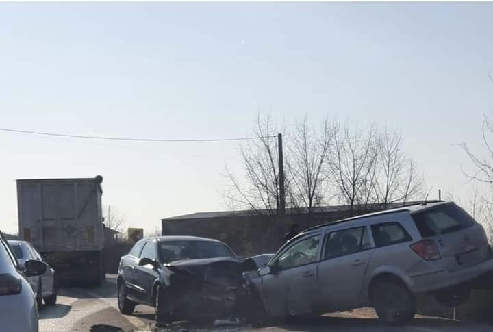 Accident rutier pe DN6 în zona localității Cârcea
