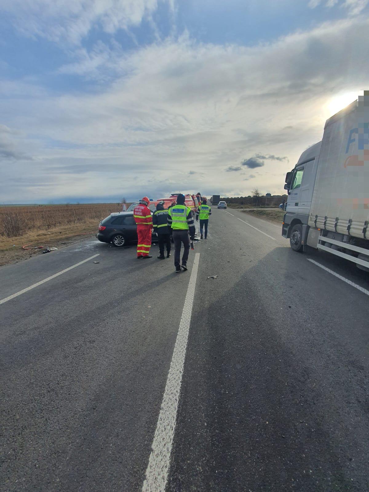 Un accident rutier a avut loc în cursul zilei de miercuri, 2 martie 2022, ora 15:40, pe DN2, în zona localității Tămboești din județul Vrancea.