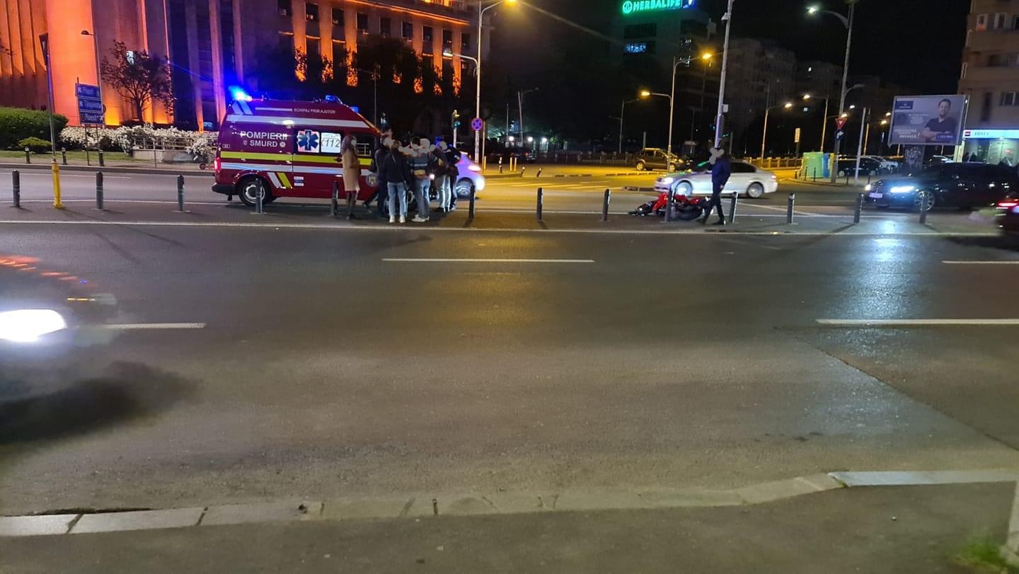 Accident moto în Piața Victoriei din București