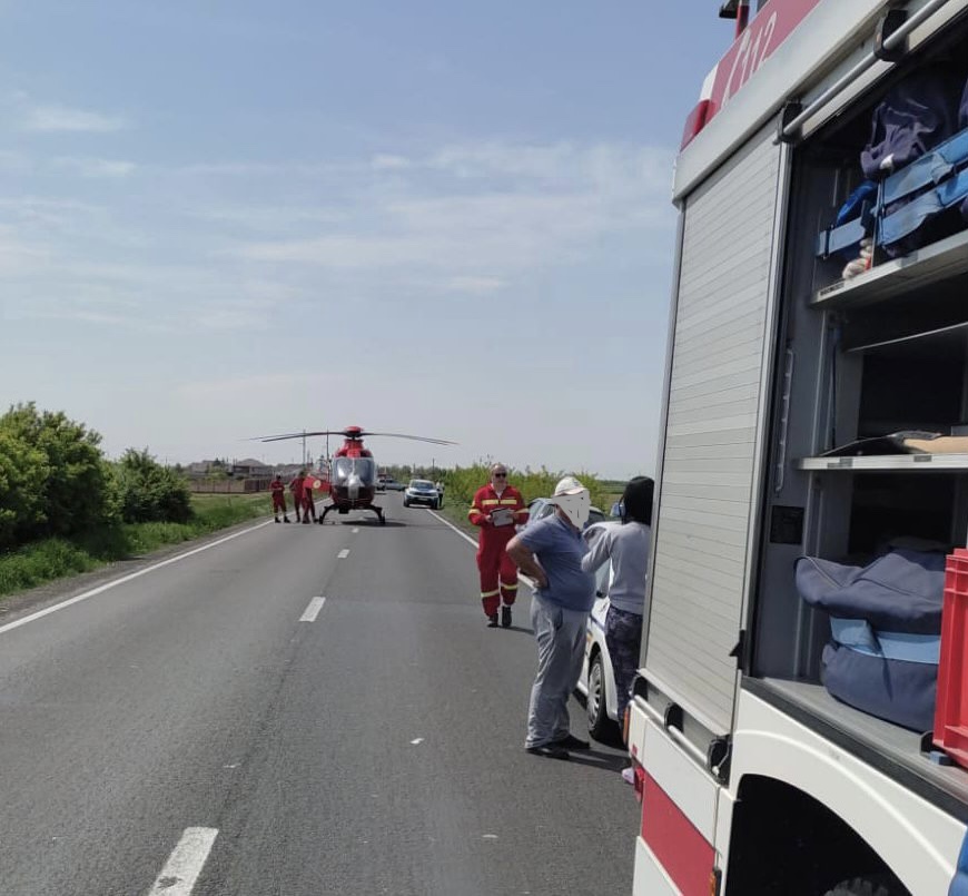 Camion răsturnat pe DN 79A în zona localității Socodor