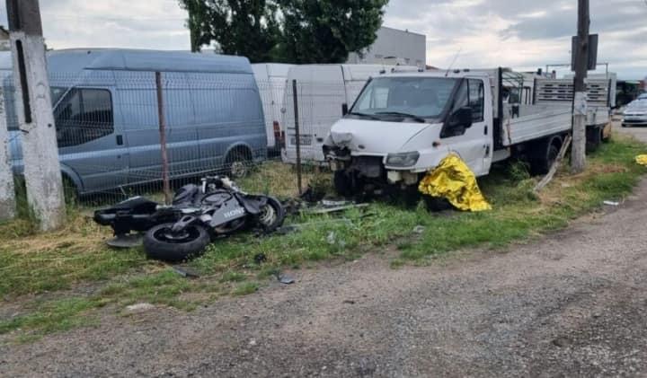 Accident moto pe raza localității Sânleani