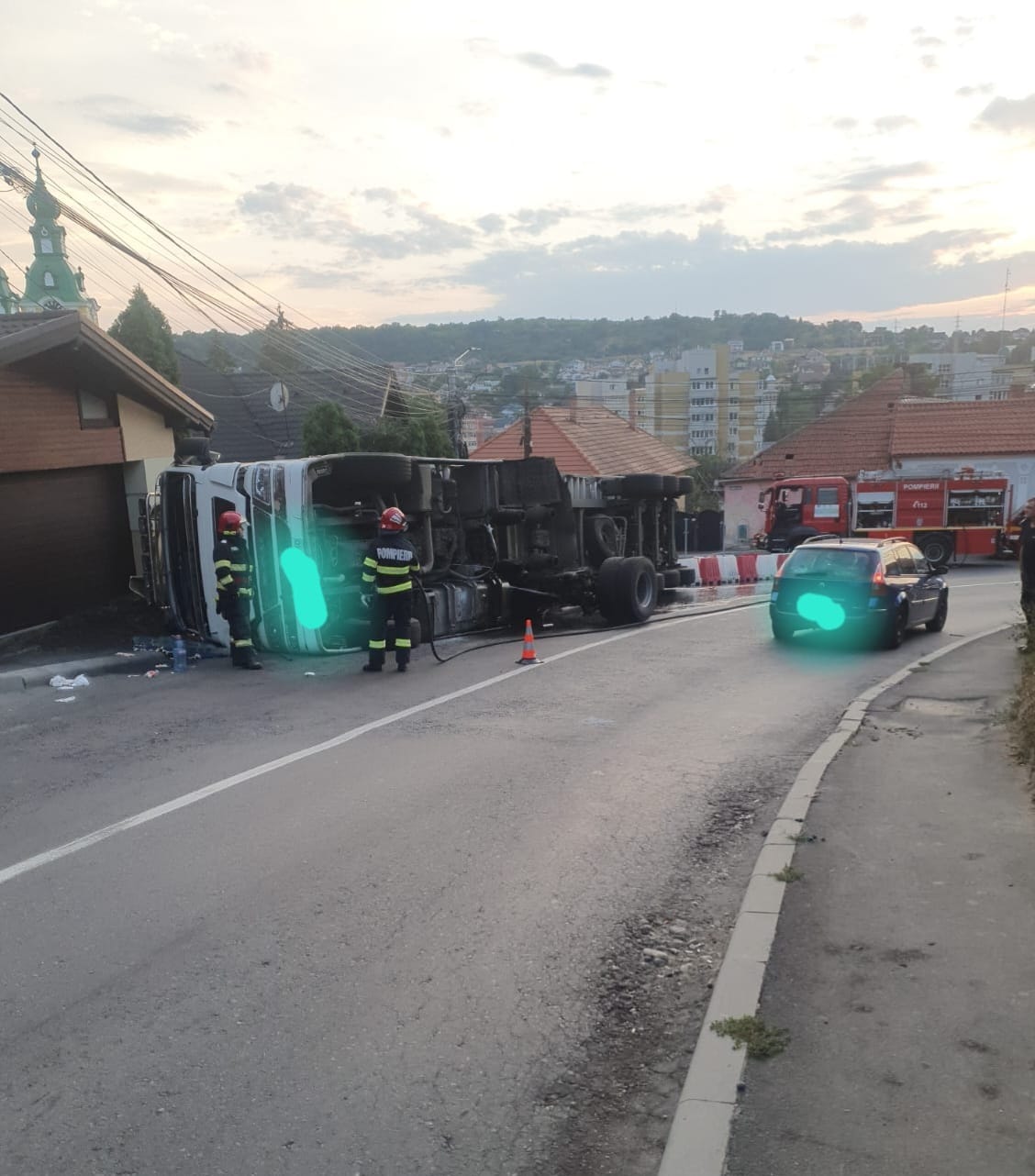 Camion răsturnat pe strada Kossuth din municipiul Zalău
