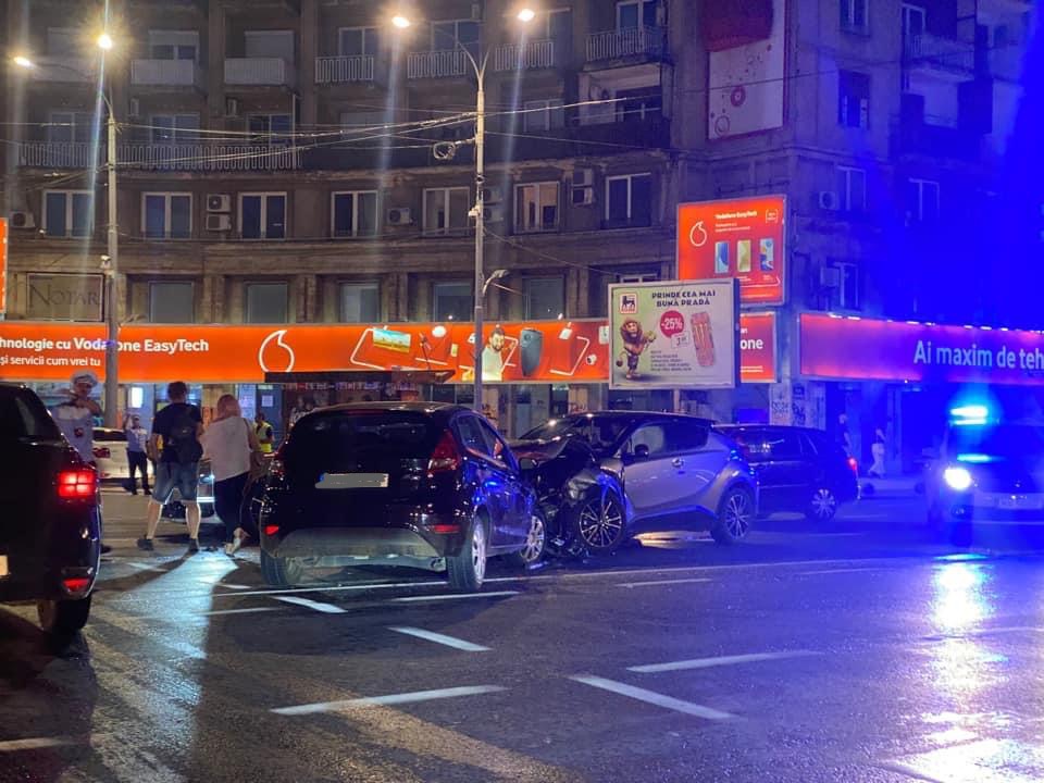 Accident rutier în Piața Romană din București