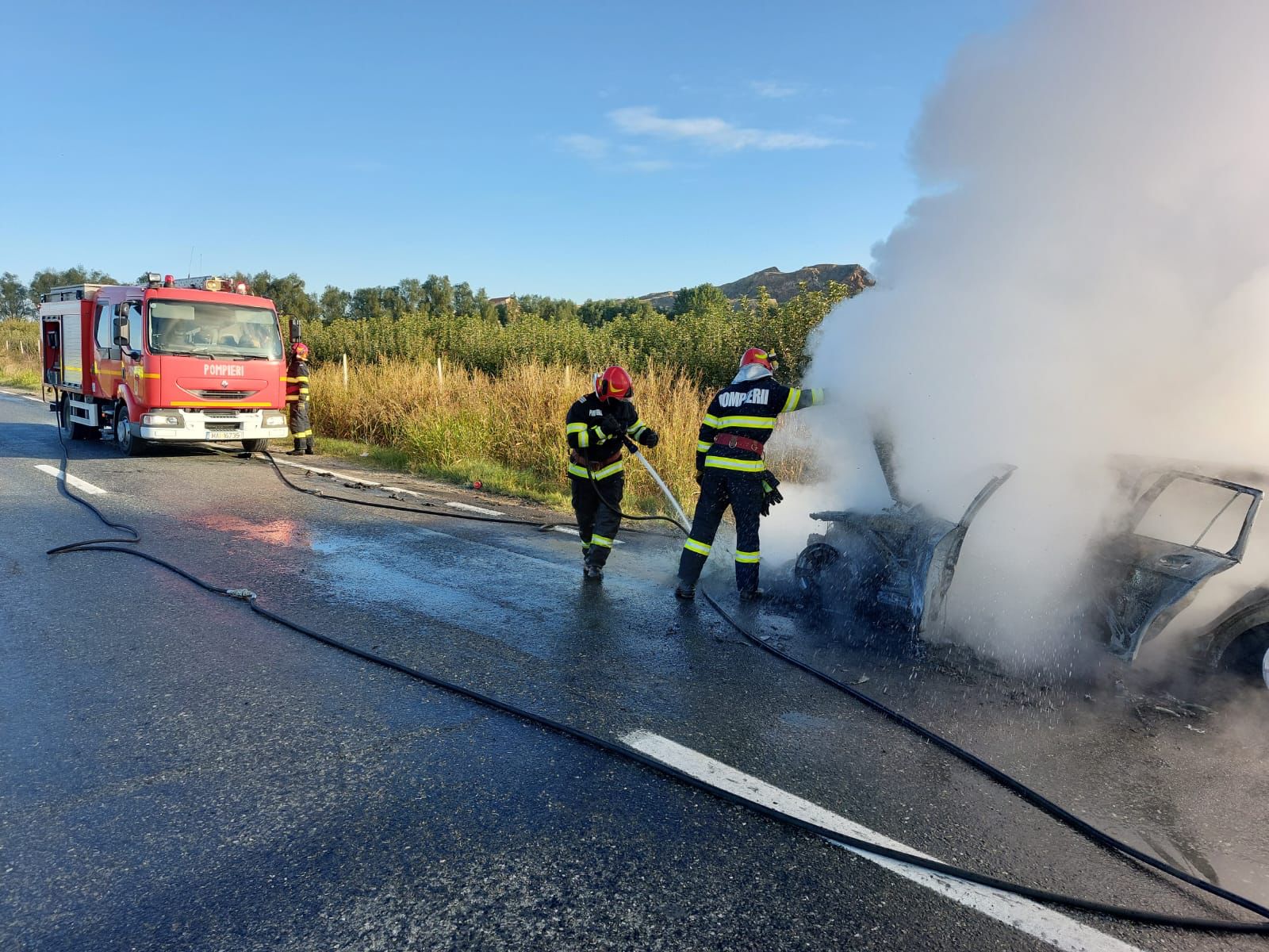 Incendiu auto pe DN22D în zona localității Turcoaia