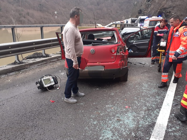 Accident rutier pe DN7 în zona localității Călimănești