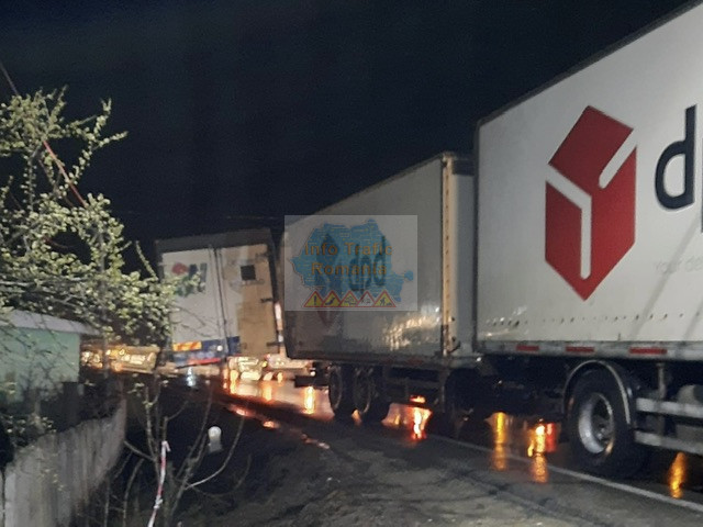 Trafic blocat pe DN 65 în zona localității Jitaru