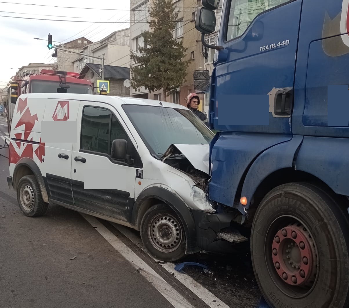 Foto! Accident rutier pe strada Dimitrie Leonida din Piatra Neamț