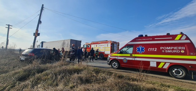 Un accident rutier a avut loc în cursul zilei de joi, 21 Decembrie 2023, pe DJ 702F, în localitatea Petrești din județul Dâmbovița.