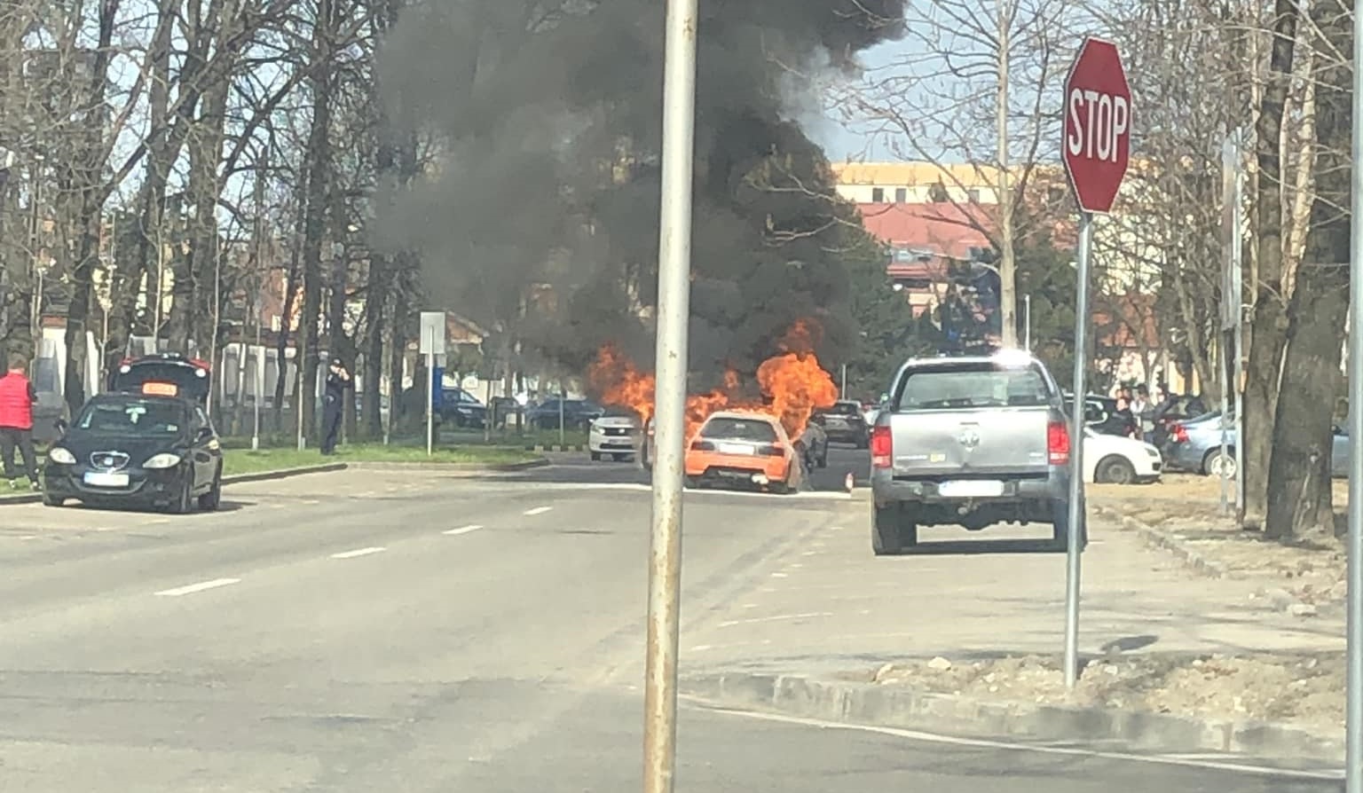 Incendiu auto pe strada Universității din Oradea
